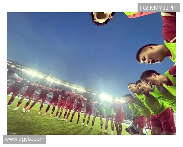 足球球星化妆后踏上绿茵场展现魅力与实力的独特挑战